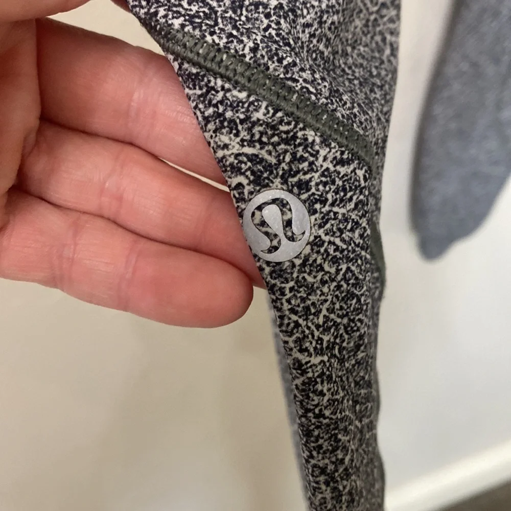 Lululemon black and grey crop leggings size 6